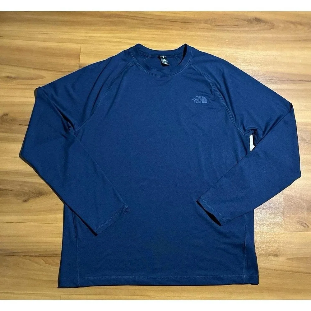 Mens NWOT The North Face Performance Active Long Sleeve Athletic Shirt
